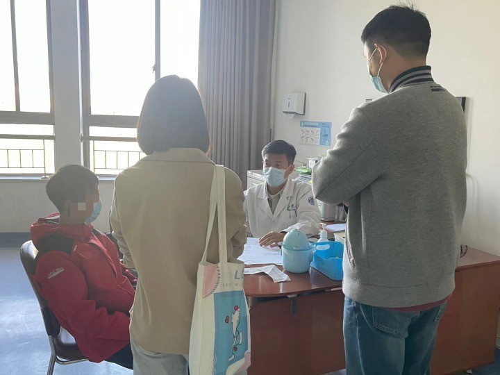 刻苦训练篮球时如何避免受伤的建议_0